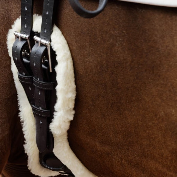 Sheepskin Anatomic Short Girth / KENTUCKY